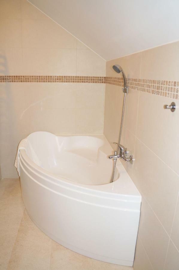 Jaskolka - Pokoje I Apartament Przy Plazy Олщин Екстериор снимка